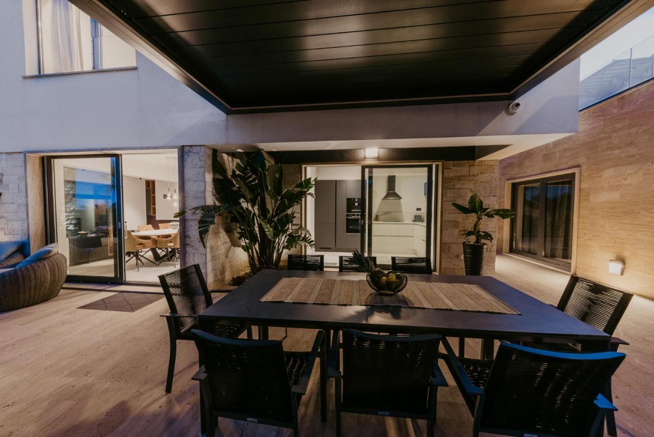 Villa Bloomhill Escape Трогир Екстериор снимка
