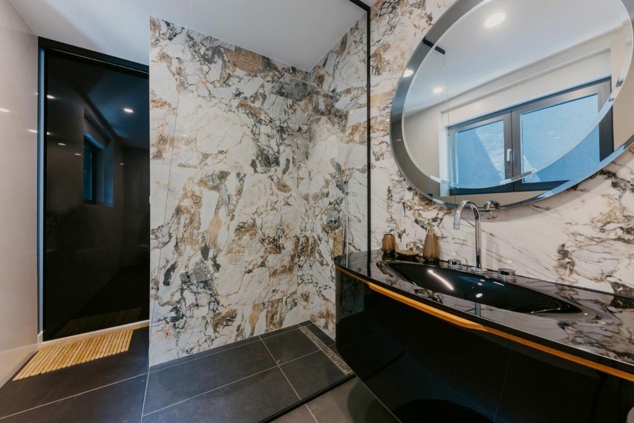 Villa Bloomhill Escape Трогир Екстериор снимка